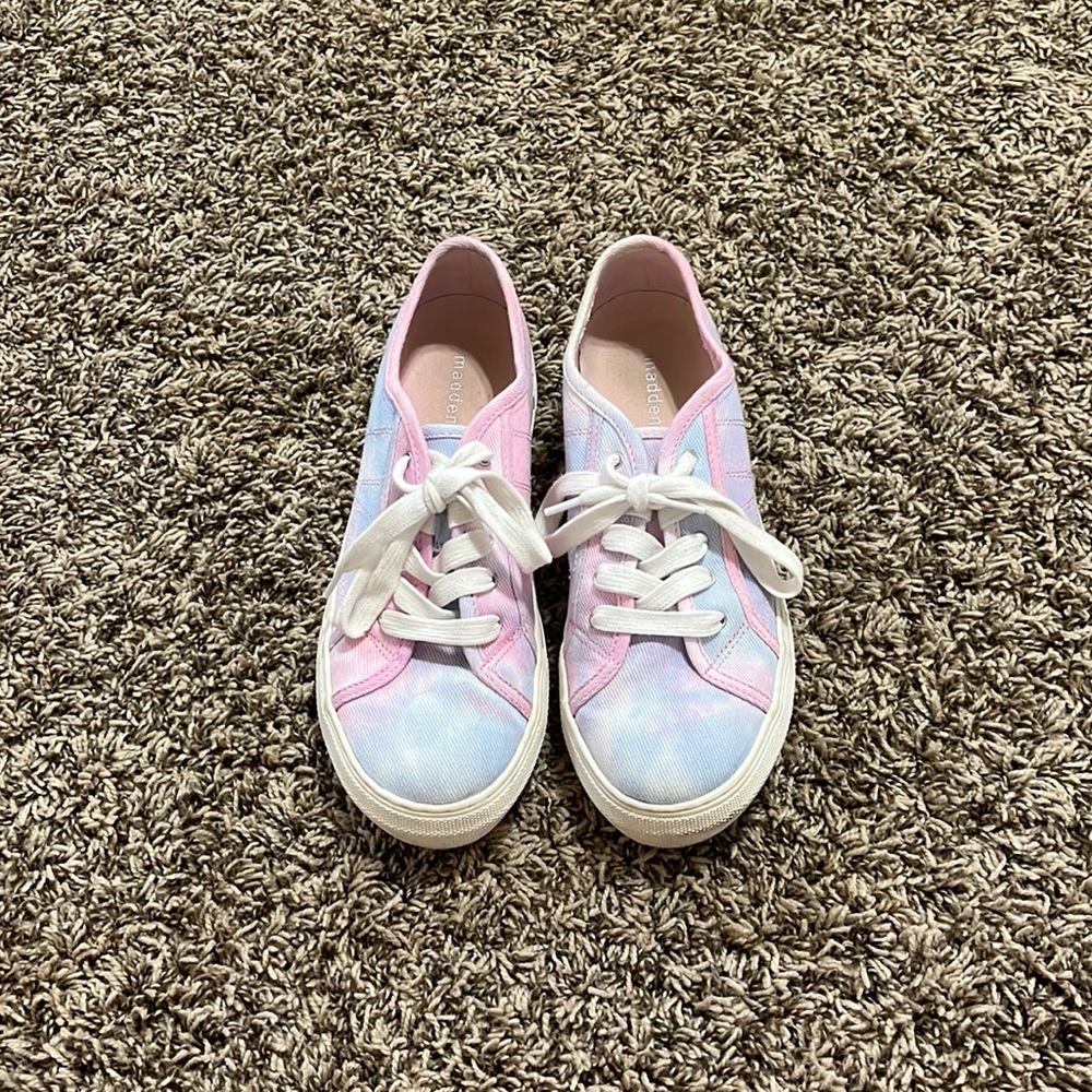 Madden girl sneakers